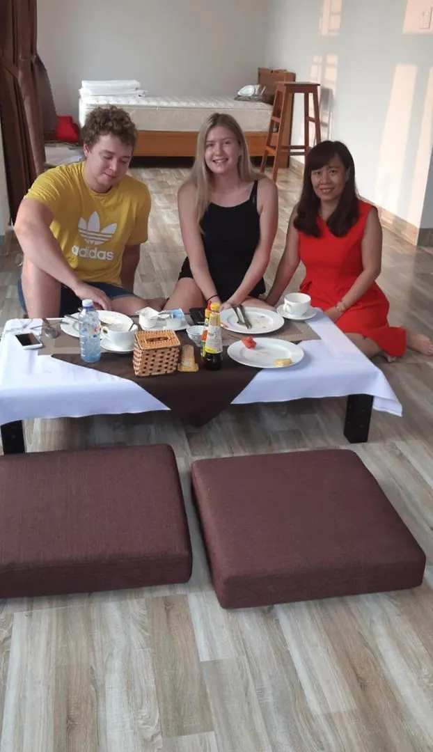 Nhu Y Homestay ホイアン